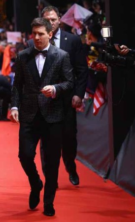 Lionel Messi volvió a engrandecer la historia del fútbol mundial al convertirse en el primer futbolista que gana cuatro veces seguidas el Balón de Oro al mejor jugador del año de la FIFA.