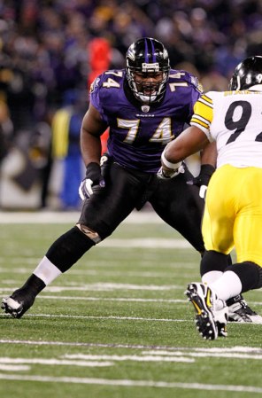 La historia de Michael Oher, liniero ofensivo de los Cuervos, fue tomada como base para el guión de la película The Blind Side donde Sandra Bullock ganó el Oscar a Mejor Actriz Protagónica.