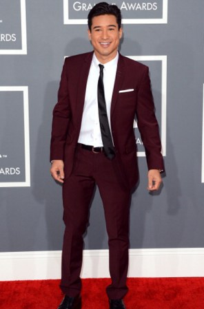 El latino Mario Lopez apostó al color de temporada: el morado ¡Nos encanta cómo luce!