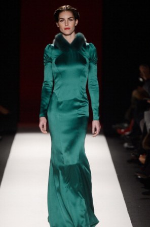 Verde esmeralda, el tono de 2013. Oficialmente nombrado como el color de este año, lo veremos en la noche y el día.
