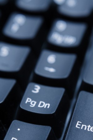 Un estudio revelo que existen más bacterias en el teclado de una computadora que en el retrete de un baño. ¿Puedes creerlo?
