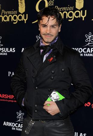 Pedro Marín, cantante español que saltó a la fama en los ochentas con aquella canción de "Aire". Abandonó la artisteada para regresar en el 2005 con un nuevo disco. Su disco "I Will Glam" lanzado en el 2009 tuvo mucho éxito.