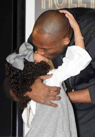 Kobe Bryant se derrite en los brazos de su hija Giana