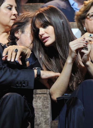 Lucila Polak. Se rumora que la actriz argentina dejó a la estrella de Hollywood Al Pacino por Luis Miguel. Recientemente "El Sol" y la actriz fueron captados juntos en Las Vegas.