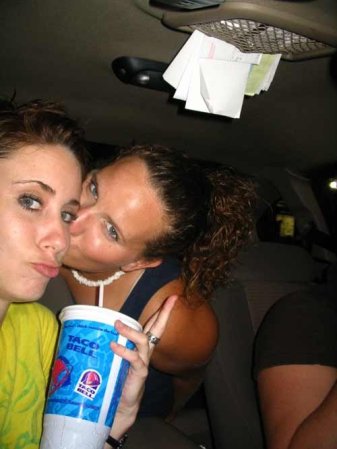 Fotos tomadas de la página que Casey Anthony mantenía en photobucket.com antes de ser juzgada y exonerada por la muerte de su hija Caley Anthony y que fueron consideradas como posible evidencia por la fiscalía.