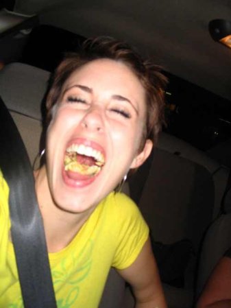 Fotos tomadas de la página que Casey Anthony mantenía en photobucket.com antes de ser juzgada y exonerada por la muerte de su hija Caley Anthony y que fueron consideradas como posible evidencia por la fiscalía.