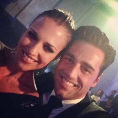David Bustamante les deseó a todos sus fieles seguidores un: FELIZ AÑO 2013!!!