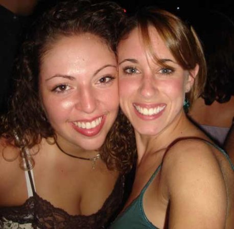 Fotos tomadas de la página que Casey Anthony mantenía en photobucket.com antes de ser juzgada y exonerada por la muerte de su hija Caley Anthony y que fueron consideradas como posible evidencia por la fiscalía.
