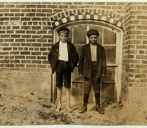 Dos niños, dos amigos, dos compañeros de trabajo.