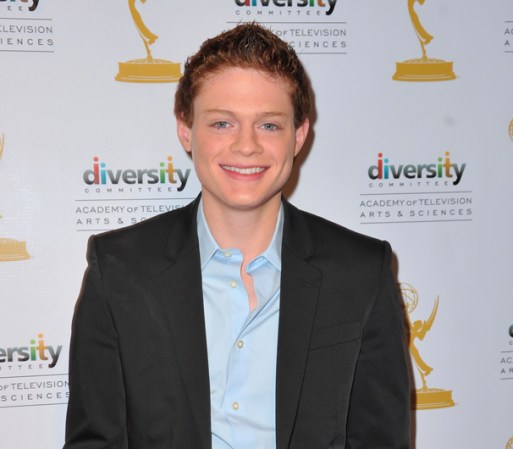 Sean Berdy participa en la serie "Switched at Birth", es joven pero muy simpático.