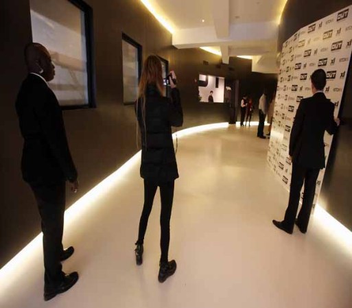 Aunque es un hotel gay su personal de ventas dice que es un hotel muy heterosexual también, ya que está abierto para todo el público.