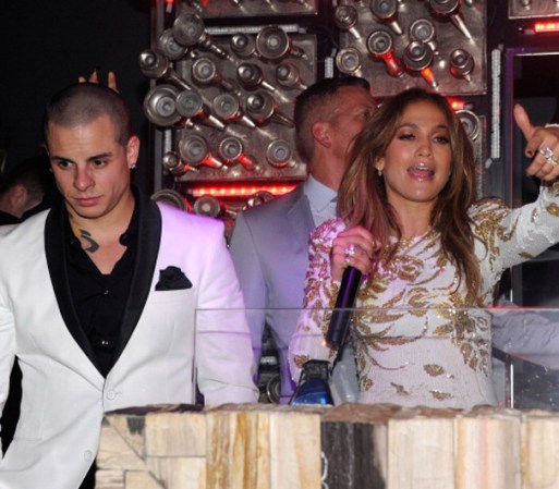 "Trepar o no trepar, esa es la cuestión": Jlo y su novio. En mayo hubo rumores de que Casper Smart, novio de Jennifer López es homosexual.