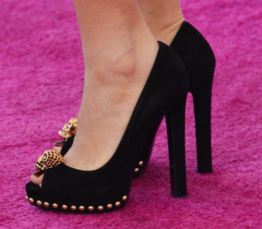 Los zapatos de miles de dolares que Salma lució, fueron la envidia de muchas.