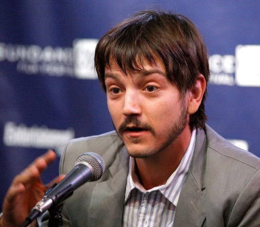 En esta foto del 2008 vemos como Diego ha seguido fiel a sus blazers... y a sus bigotes y cabello desaliñado.
