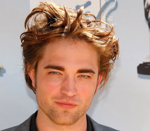 Aunque no lo creas Robert Pattinson es un pelirrojo natural y un vampiro de suspiros.