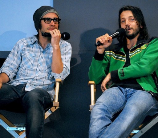 Dentro de la misma visita a Nueva York, Diego y Gael dieron una charla en la tienda de Apple del SoHo. Mientras Gael parecía no quererse quitar su gorro tejido, Diego optó por un look más deportivo, muy ad hoc con el tema de "Rudo y Cursi" donde ambos representaron a dos hermanos que buscaban la fama y la fortuna por medio del futbol.