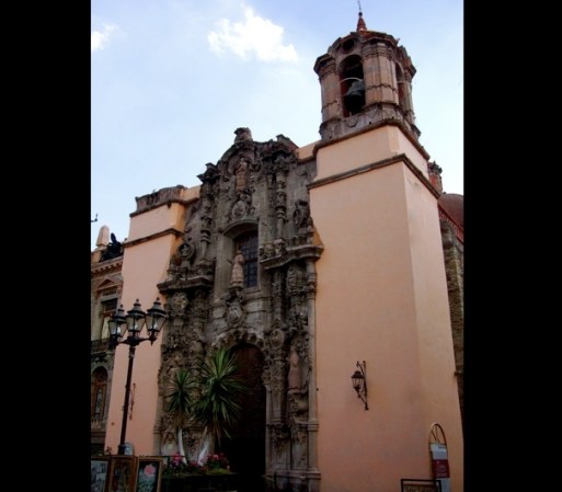 La fe también se hace presente en Guanajuato pues abundan las iglesias.