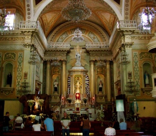 Los interiores de la gran mayoría de los templos son verdaderas obras de arte.