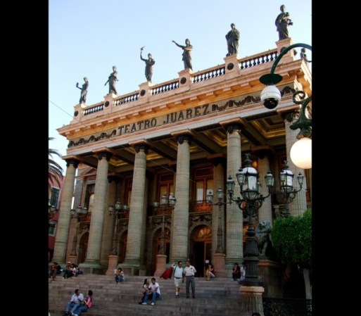El Teatro Juarez fue inaugurado en 1903 por el presidente Porfirio Díaz y desde entonces ha sido escenario de lo mejor de la música en el mundo.