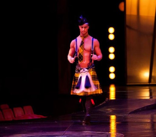 Los ensayos de "Scottish Fantasy" van a la perfección y pronto este nuevo atractivo de Zumanity recibirá muchos aplausos.