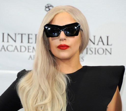 “Obama, felicidades por ser el primer Presidente que apoya la igualdad para homosexuales. Se siente como el futuro y no el pasado” ~Lady Gaga