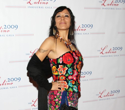 La cantante Lila Downs participó en el baile de inauguración latino para Barack Obama.