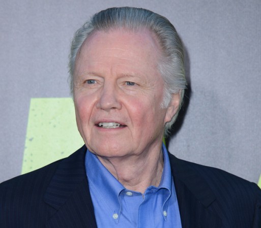 John Voight, padre de Angelina Jolie, apoya a Romney porque dice que es un candidato fuerte y honesto. “Es un gran hombre y es apasionado”.