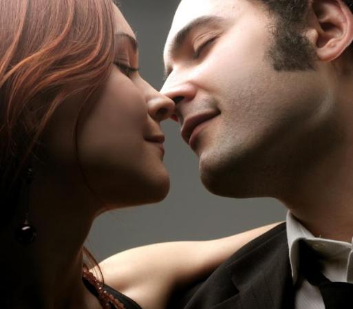"Estábamos hablando de sexo". Y claro, palabra va, palabra viene, se excitaron y fueron a los hechos.