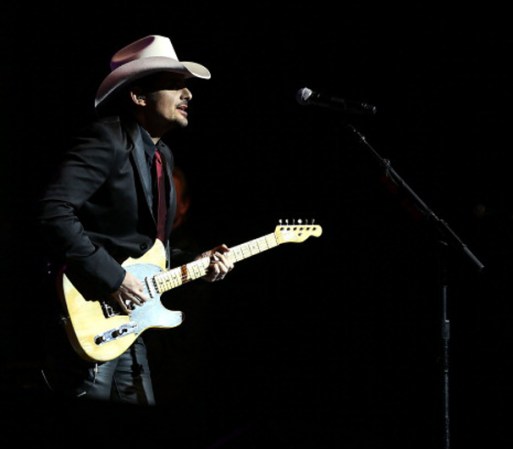 Brad Paisley interpretó algunos de sus temas durante la gala.