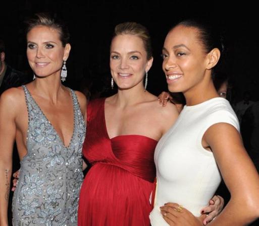 Junto a Heidi Klum y Katharina Harf en un evento solidario.