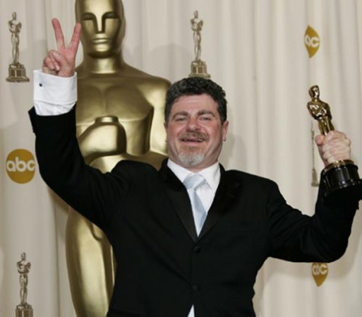 El talentosísimo músico argentino Gustavo Santaolallaa al ganar el Oscar a Mejor Banda Original por la película "Brokeback Mountain". Un hito para el cine latinoamericano.