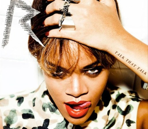 Rihanna, cuándo no, sigue en su racha exitosísima aprovechando su fuerte personalidad y estilo directo con "Talk that talk", un disco que, a diferencia de los anteriores, comienza a mostrar una madurez que celebramos.