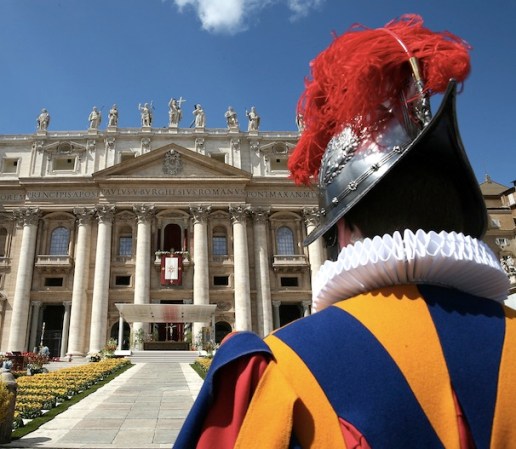 En El Vaticano se celebró la Pascua en medio de un bello día.