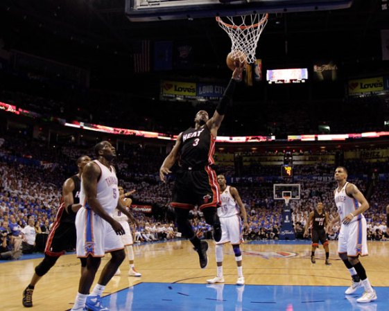 El Heat derrota al Thunder 100-96.