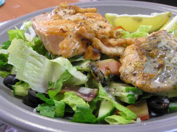 Comer carne de pollo o pavo es una buena manera de obtener proteínas, es mejor quitarle la piel.