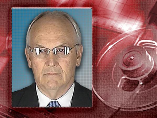 El senador republicano Larry Craig fue acusado de conducta lasciva en un baño del aeropuerto de Minneapolis (2007).