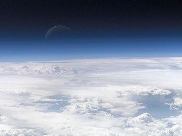 Foto de la luna creciente.