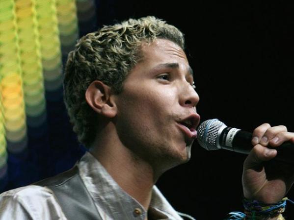Christian Chávez, el cantante de RBD, salió a la luz pública como gay en el 2007.