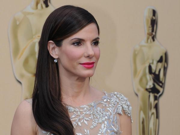 Sandra Bullock, la protagonista de "Serendipity", nació el 26 de julio de 1964 y aunque en un mes cruza a los 50's aún luce súper glam.