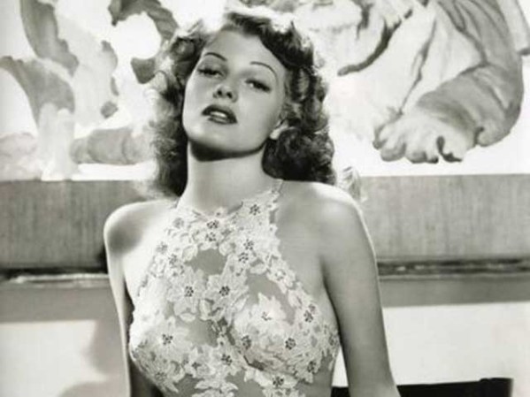 Rita Hayworth, una de las actrices más emblemáticas de la época dorada del cine estadounidense, de joven.