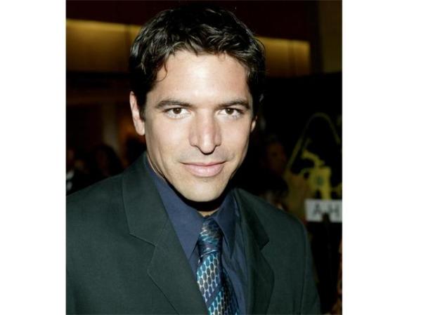 Gabriel Romero, el actor mexicano que realizó el primer papel de un gay abierto en la serie de Telemundo "Los Beltrán". Se considera bisexual.
