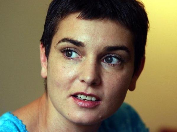 Sinéad O'Connor, la controversial cantante irlandesa declaró a la revista Entertainment Weekly en el 2005: "Soy tres cuartas partes heterosexual y una cuarta parte gay".