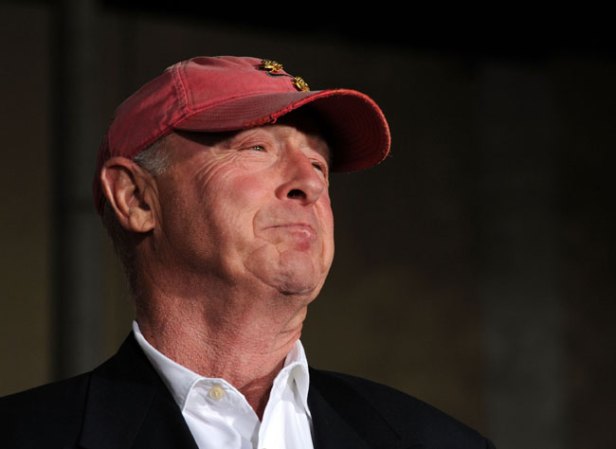 19 DE AGOSTO, 2012: Se suicida tirándose de un puente en Los Angeles el director de cine Tony Scott ("Top Gun", "Unstoppable"). Tenía 68 años.