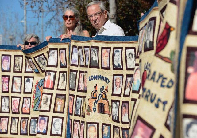 Inconformes, pero en pie de lucha, por "los inocentes" que fueron -según ellos- abusados por distintos sacerdotes. Los casos están condensados en 12 mil páginas que revelan bochornosos caso de agresión sexual. Calificaron las acciones como "brutales", tras 12 años de encubrimientos.