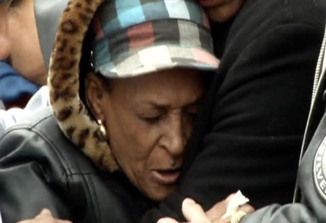 "Gracias Nueva York, gracias a todos", dijo la madre de Camacho, María Matías.