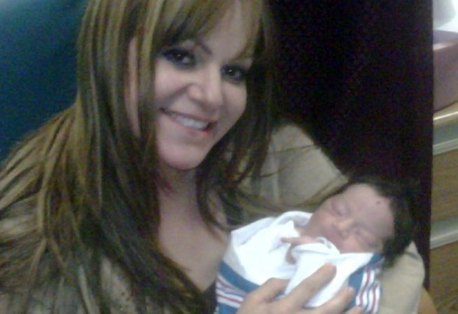 Jenni con su nieta Jaylah Hope.