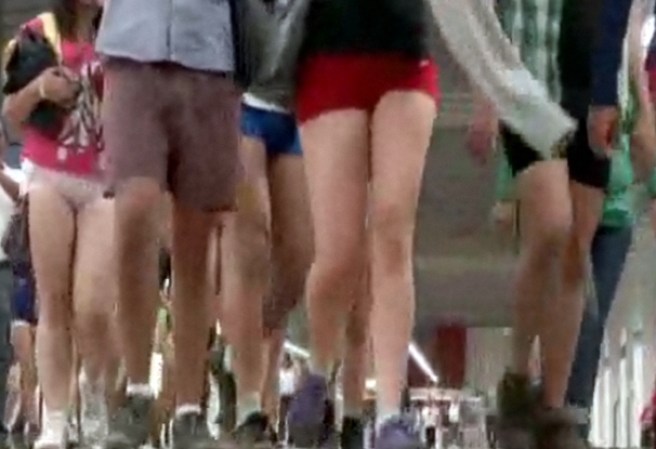 Como es costumbre, cada segundo domingo del año los neoyorquinos se quitaron los pantalones para abordar el subway de la ciudad.