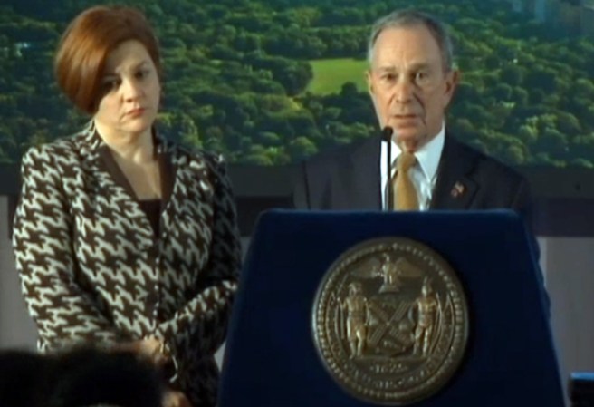 El alcalde, Michael Bloomberg dijo que es deber de todos tratar de evitar una tragedia como esta. La investigación continúa.