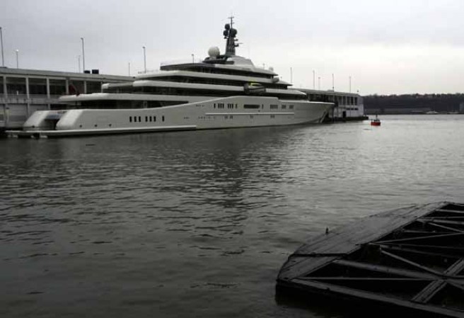 Un estimado hecho en el 2009 indicó que el costo final del barco podría llegar a los $1.2 billones de dólares.