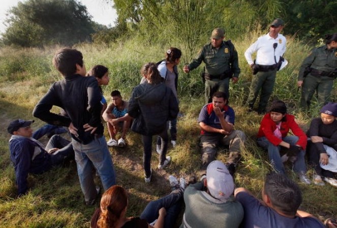 Todos los detenidos ven a un juez antes que pasen 24 horas de su arresto.